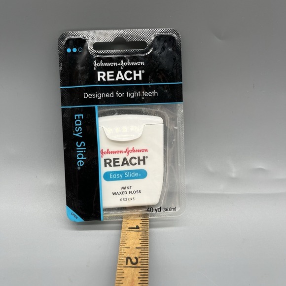 Johnson & Johnson Reach Easy Slide Mint Waxed Dental Floss 40 Yards Discontinued - Picture 1 of 4